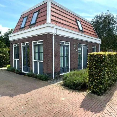 Tulp En Zee Holiday home