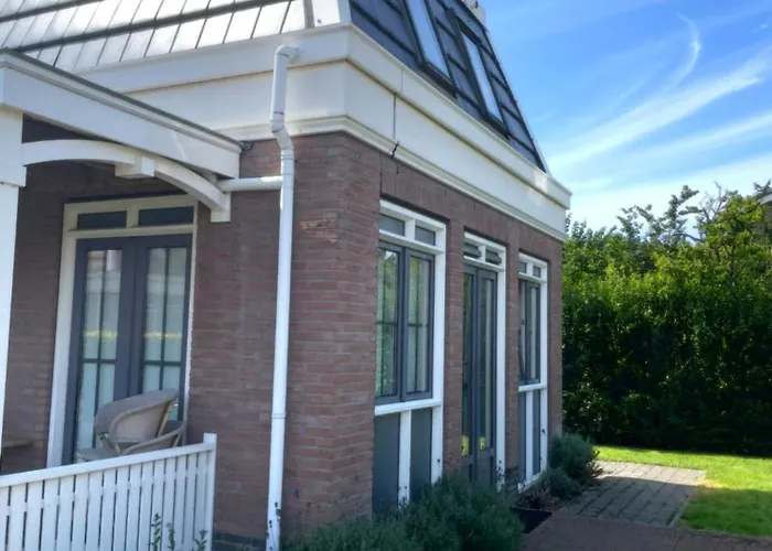 Tulp En Zee Holiday home *