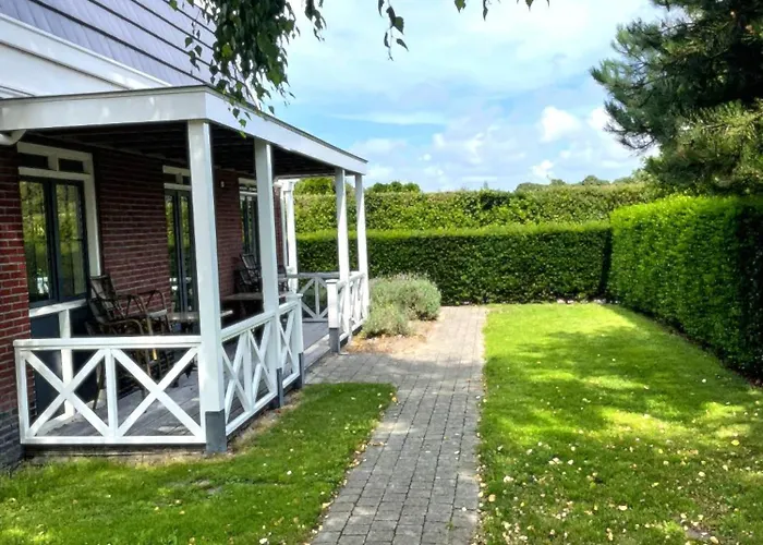 Holiday home Tulp En Zee *